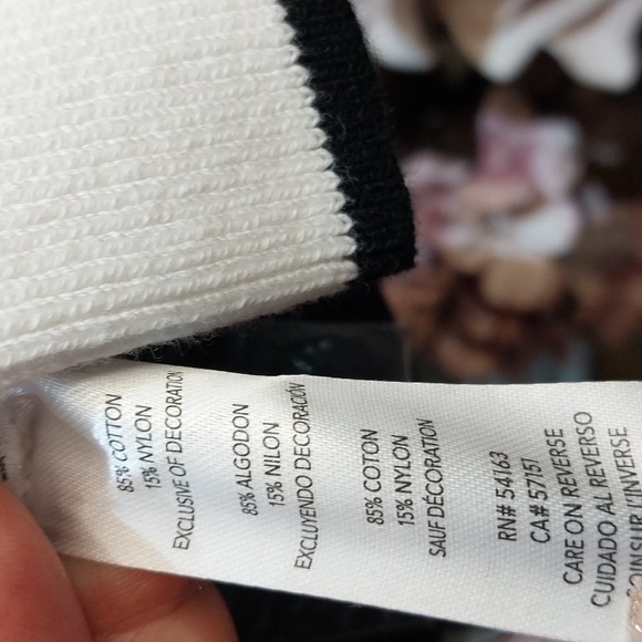 Nwt Xl &LARGE Karl Lagerfeld White Cardigan with Black Accents - Picture 11 of 16